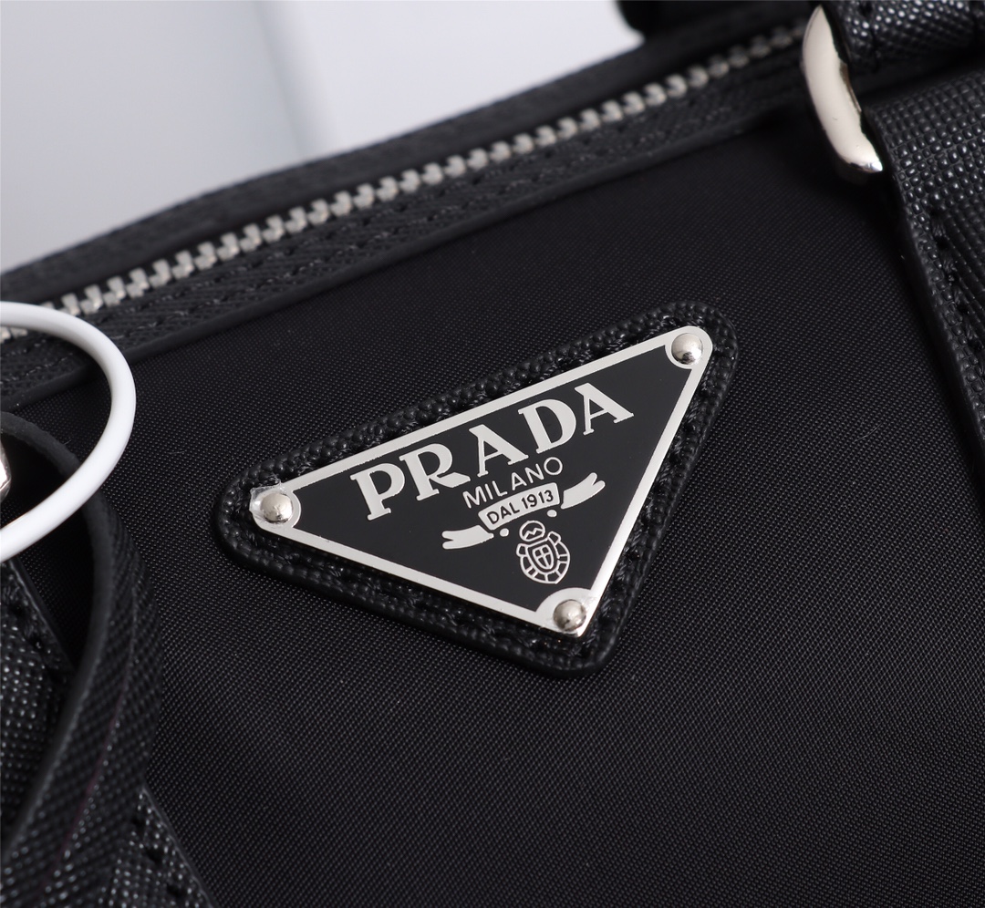 Prada reedición 2005 Nylon Bolsa 1BB846-4