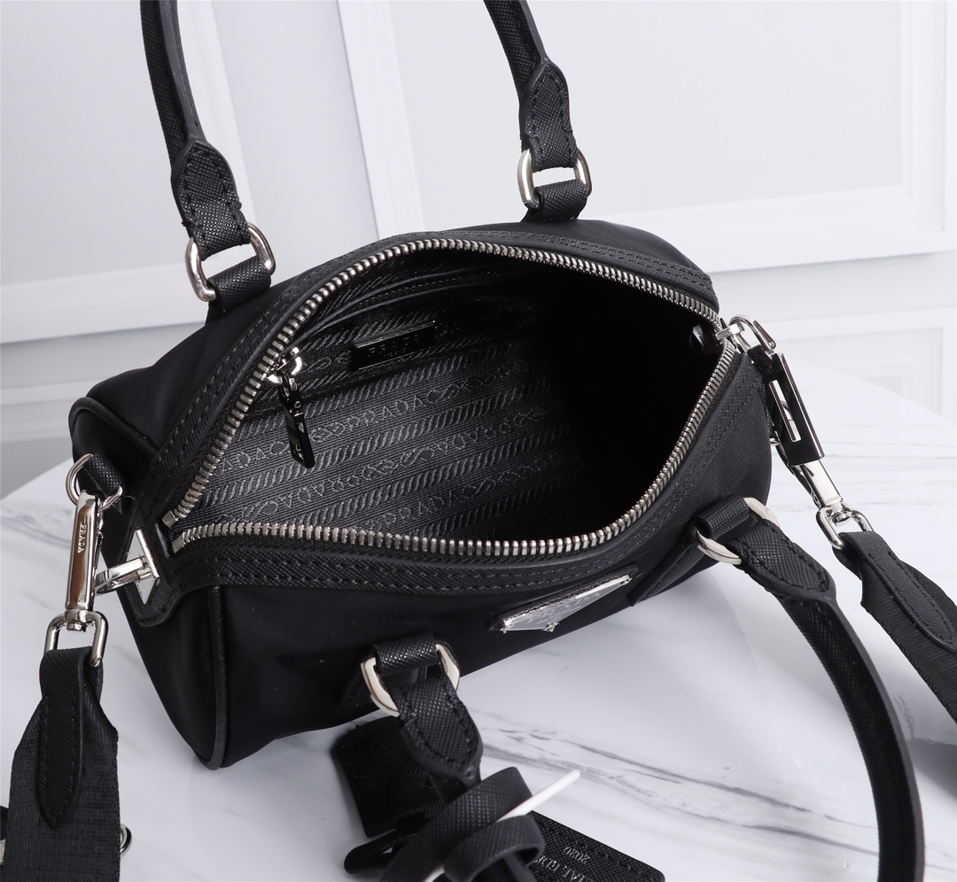 Prada reedición 2005 Nylon Bolsa 1BB846-8