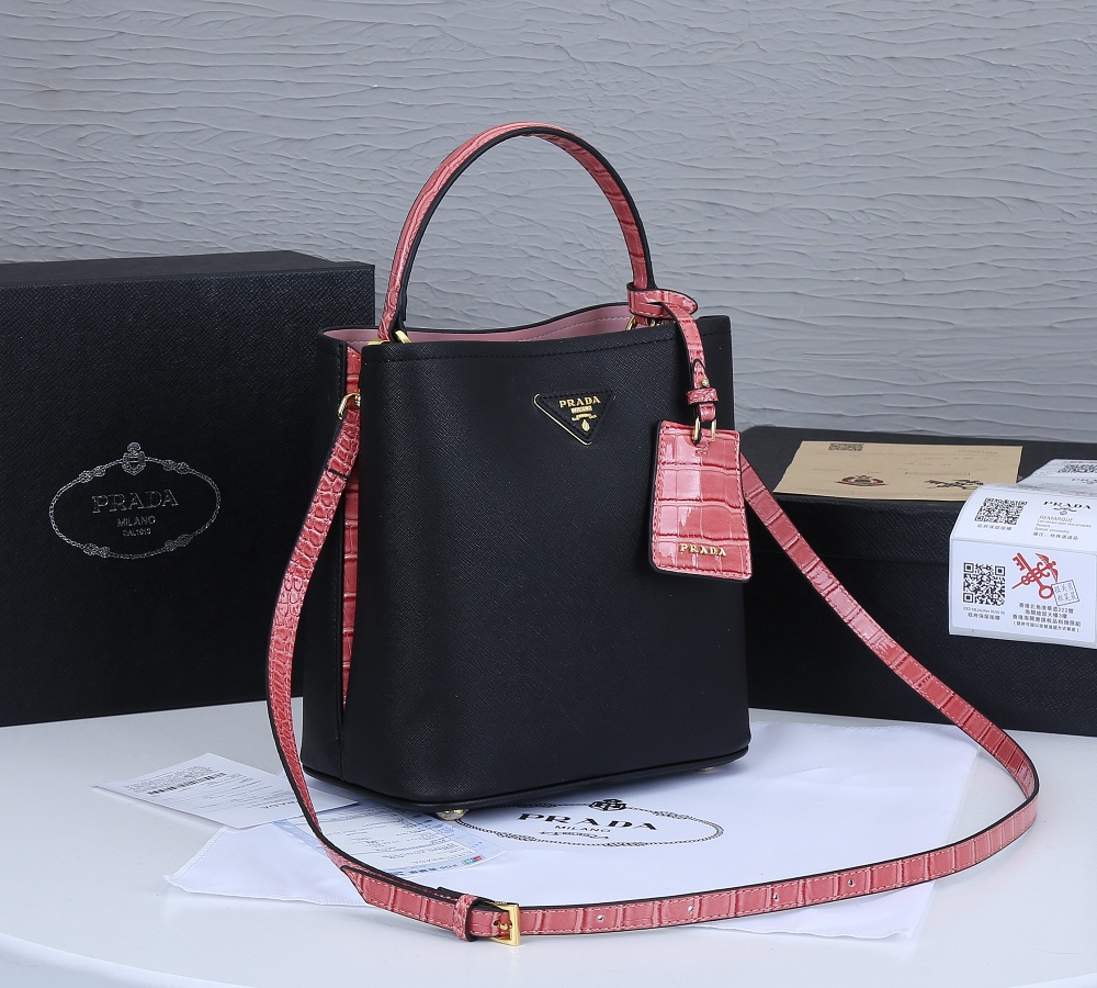 bolso de cuero de espectro prada 20fw-1