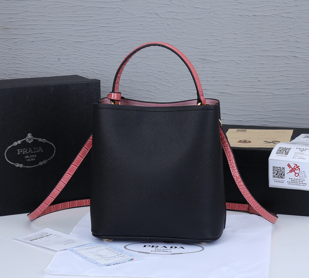 bolso de cuero de espectro prada 20fw-4