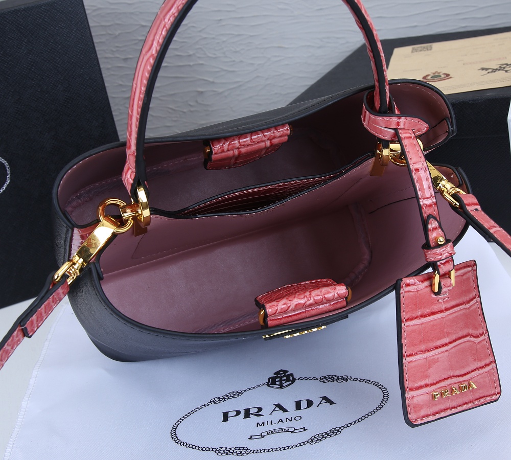 bolso de cuero de espectro prada 20fw-7