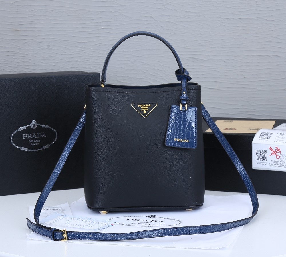 bolso de cuero de espectro prada 20fw-12