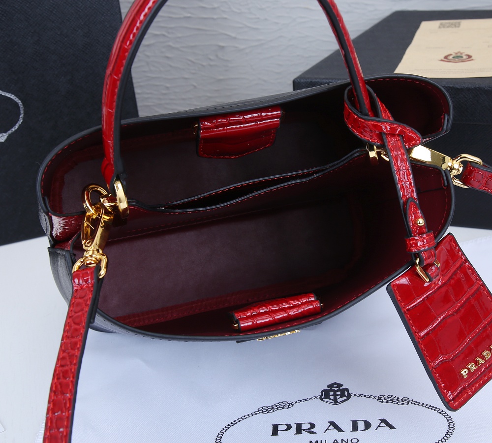 bolso de cuero de espectro prada 20fw-17