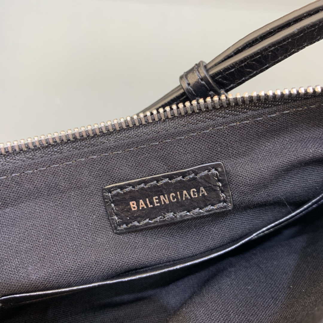 Balenciaga 6940271vg9 Le Cagole Mini Multipouch en Black Arena Lambskin-5