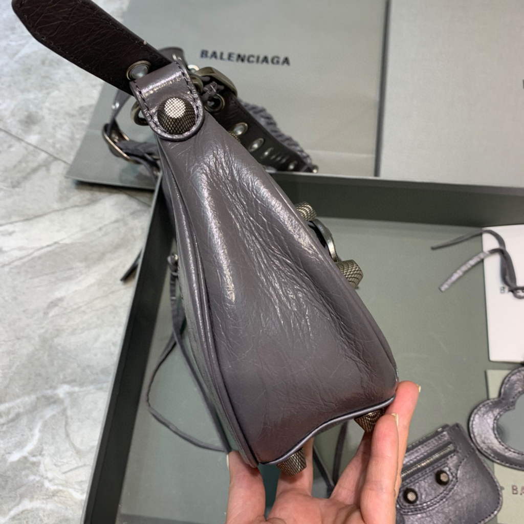 Balenciaga 67130723 Le Cagole, pequeño hombro de hombros, Lambsker en gris-1