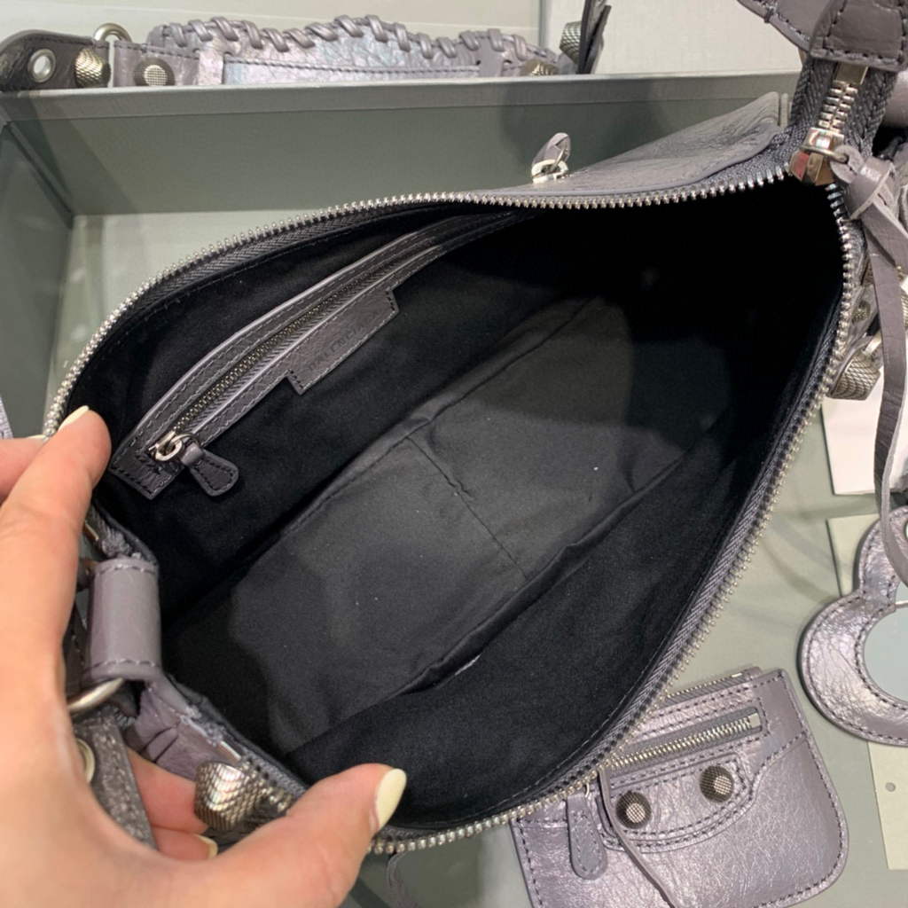 Balenciaga 67130723 Le Cagole, pequeño hombro de hombros, Lambsker en gris-4