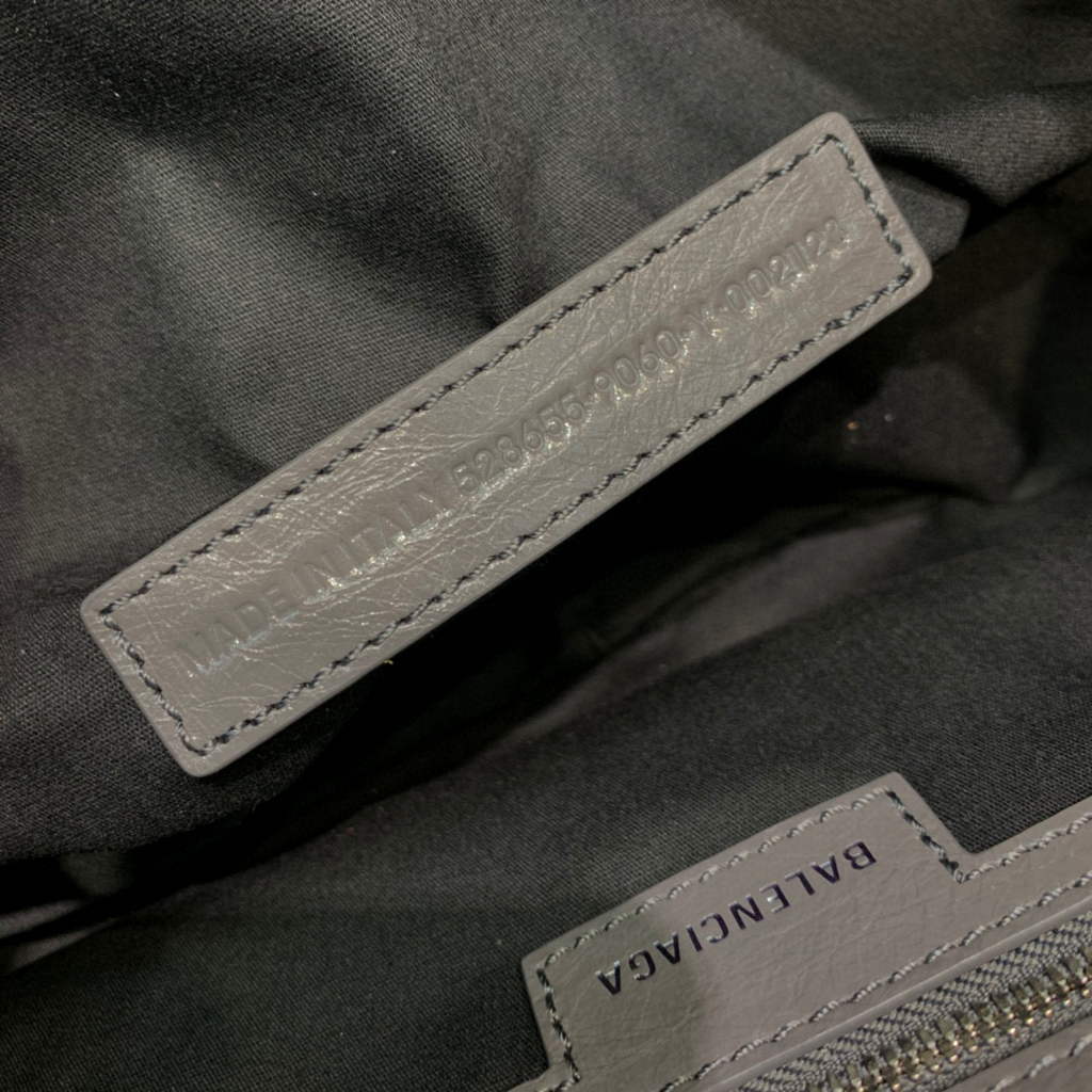 Balenciaga 67130723 Le Cagole, pequeño hombro de hombros, Lambsker en gris-5