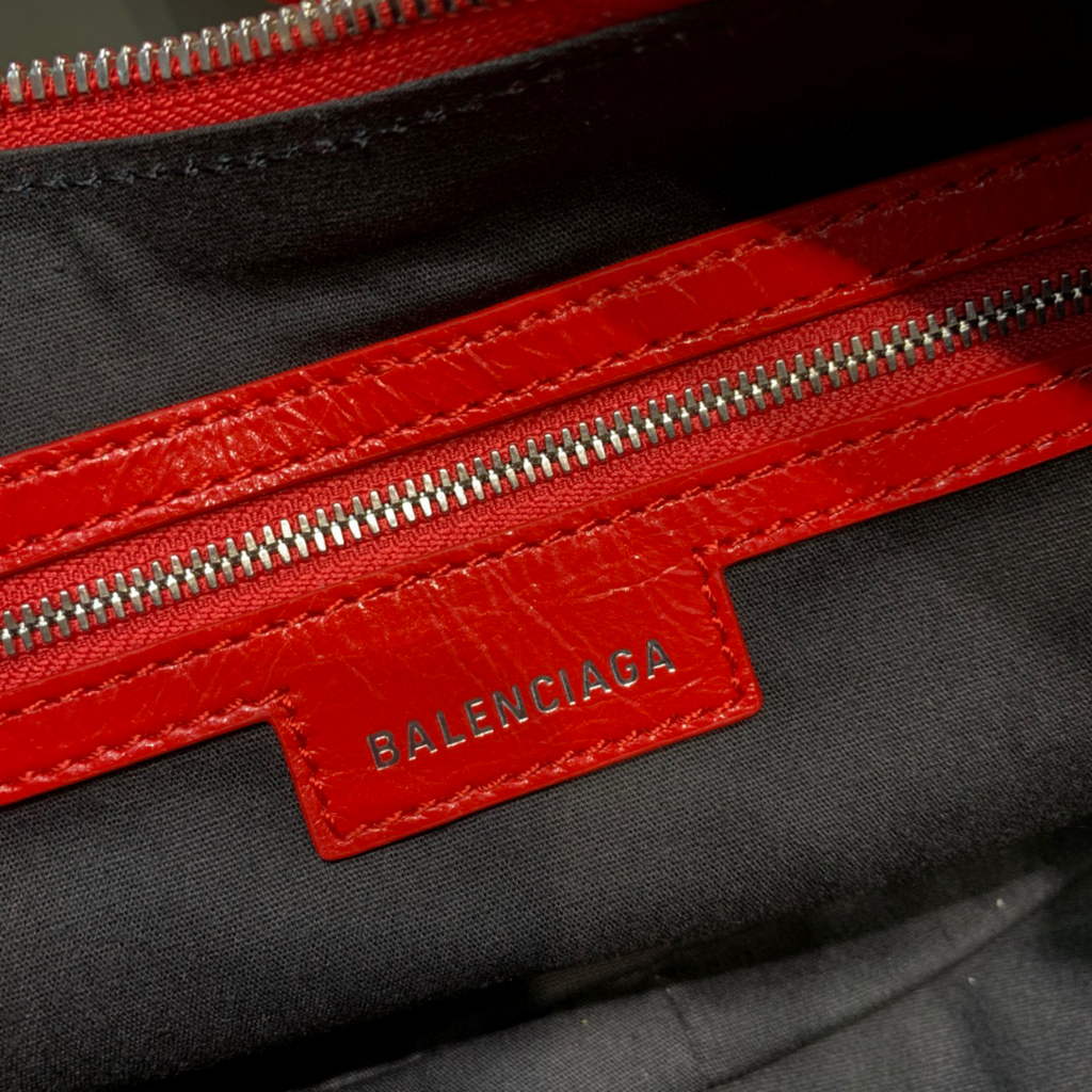 Balenciaga 67130723 Le Cagole, pequeño hombro de hombros, Lambsker en rojo-5
