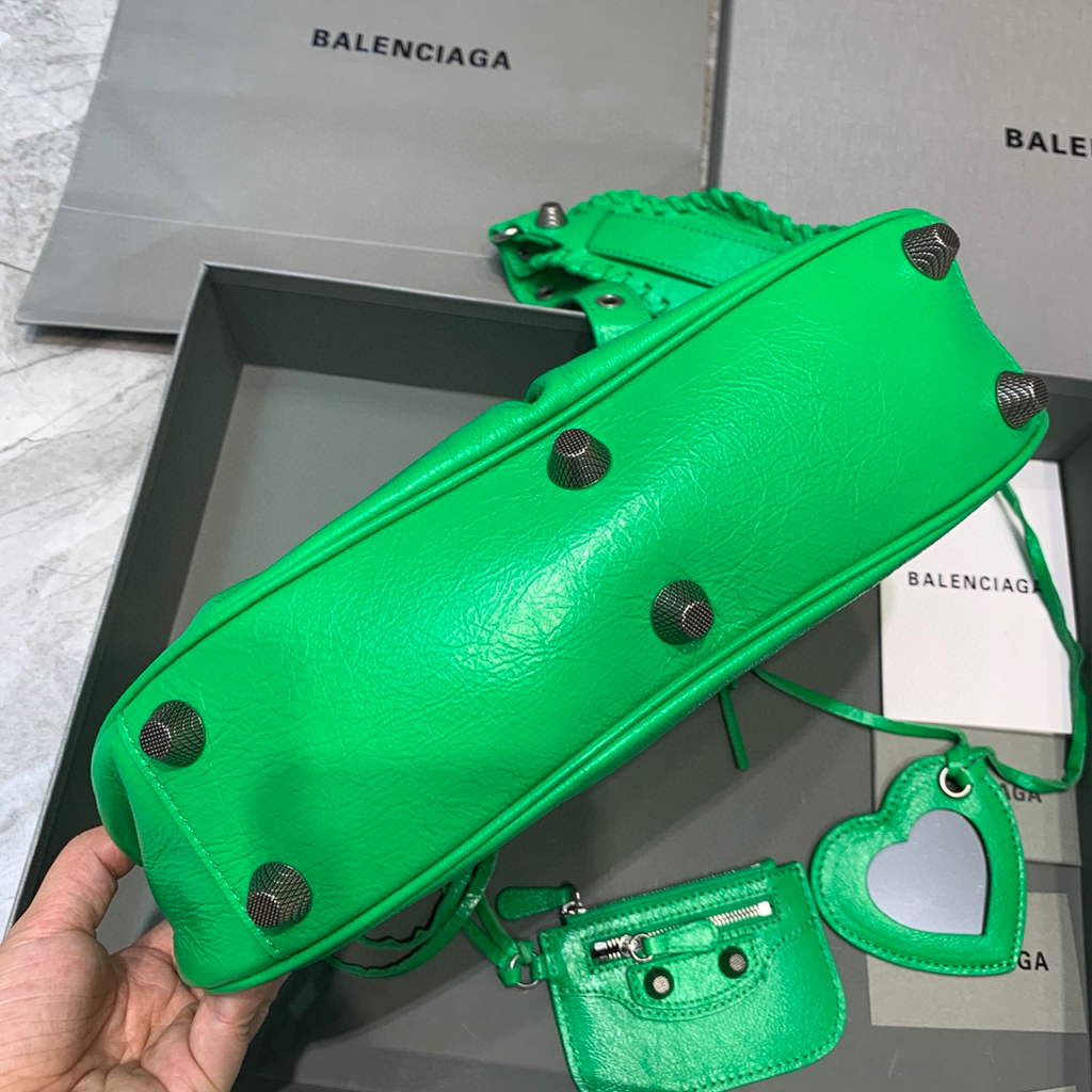 Balenciaga 67130723 Le Cagole, pequeño hombro de hombros, Lambsker en verde-2