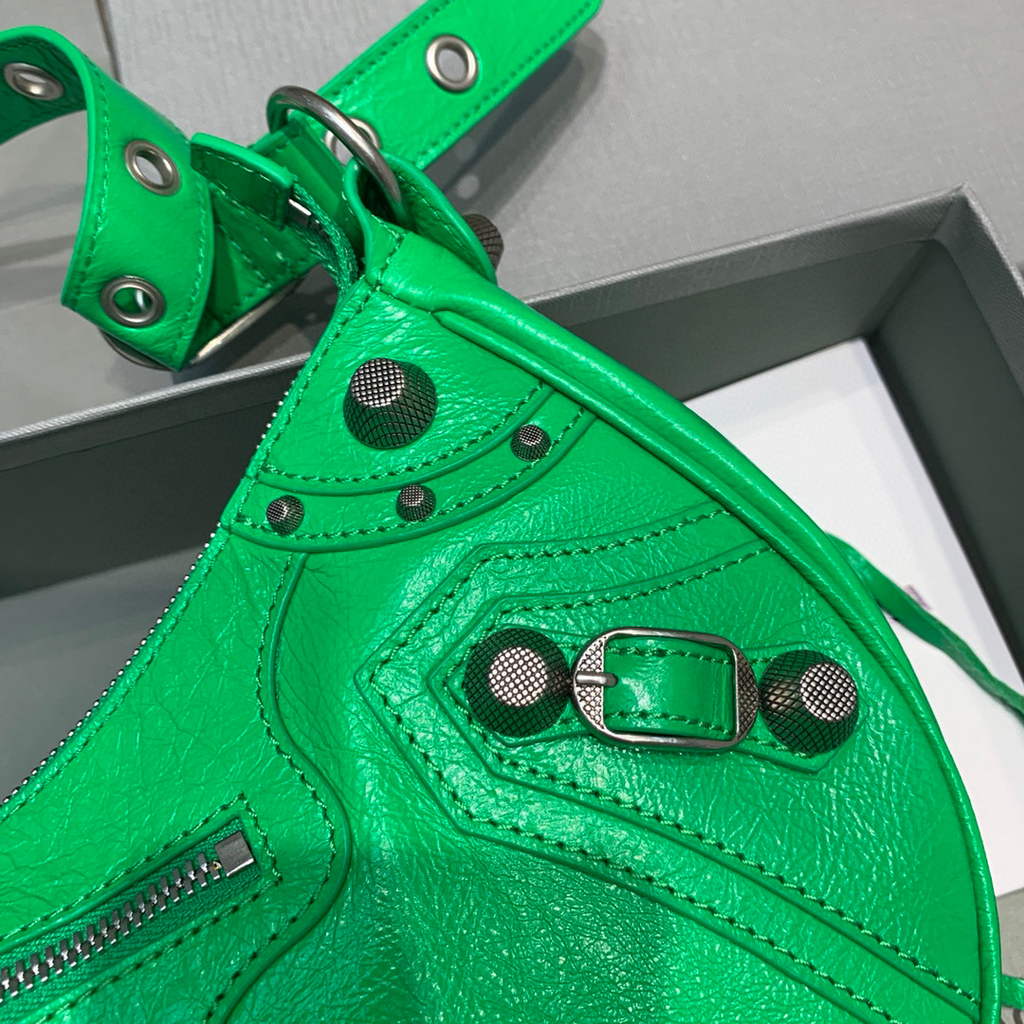 Balenciaga 67130723 Le Cagole, pequeño hombro de hombros, Lambsker en verde-3