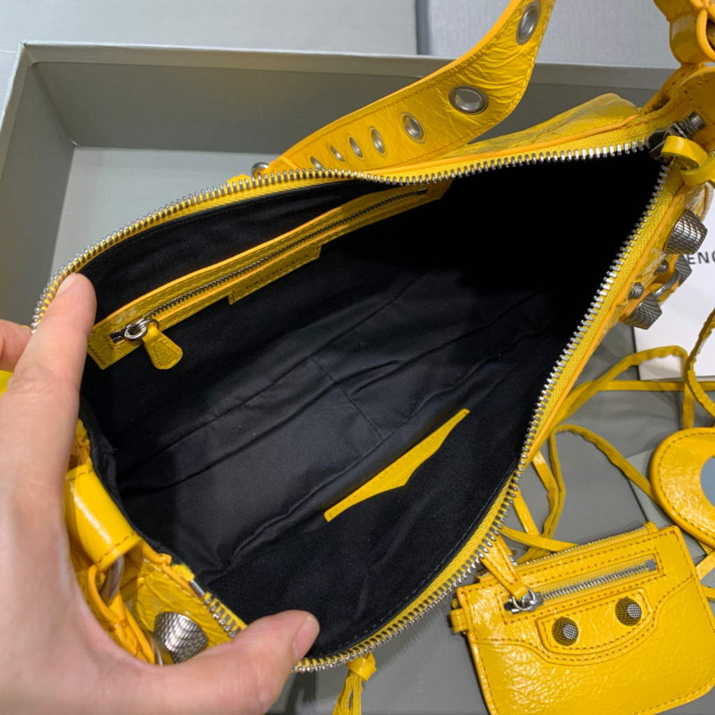 Balenciaga 67130723 Le Cagole de la arena de la arena de los hombros pequeños lea Cagole en amarillo-4