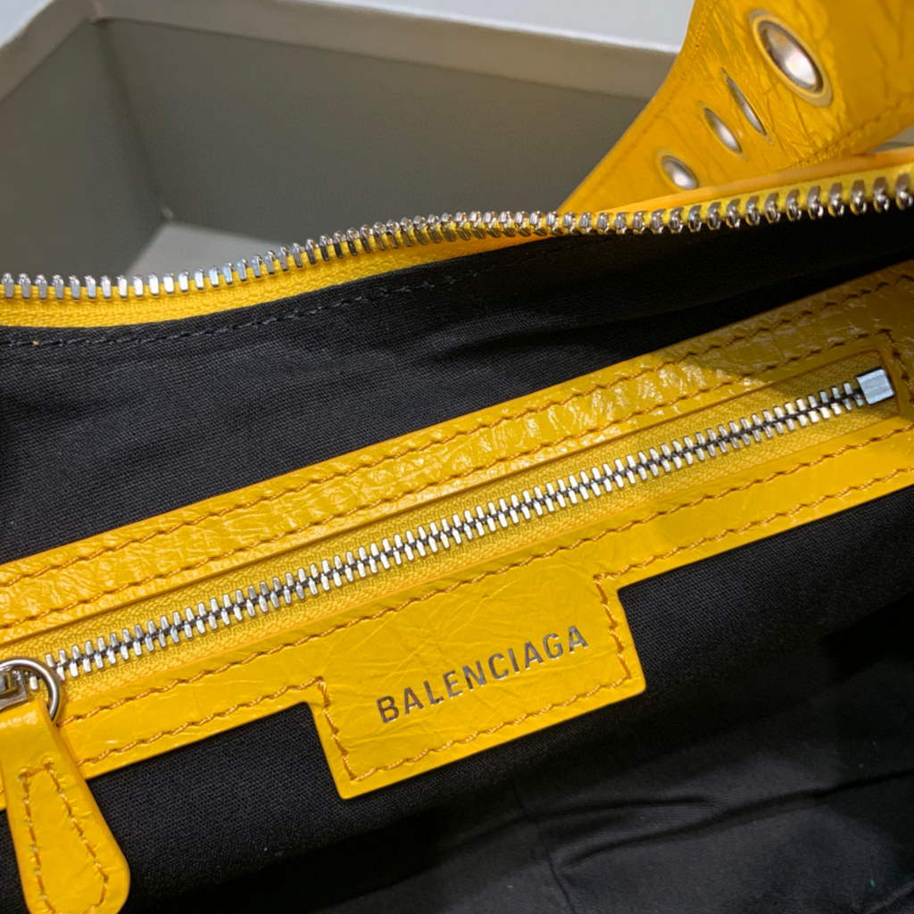Balenciaga 67130723 Le Cagole de la arena de la arena de los hombros pequeños lea Cagole en amarillo-5