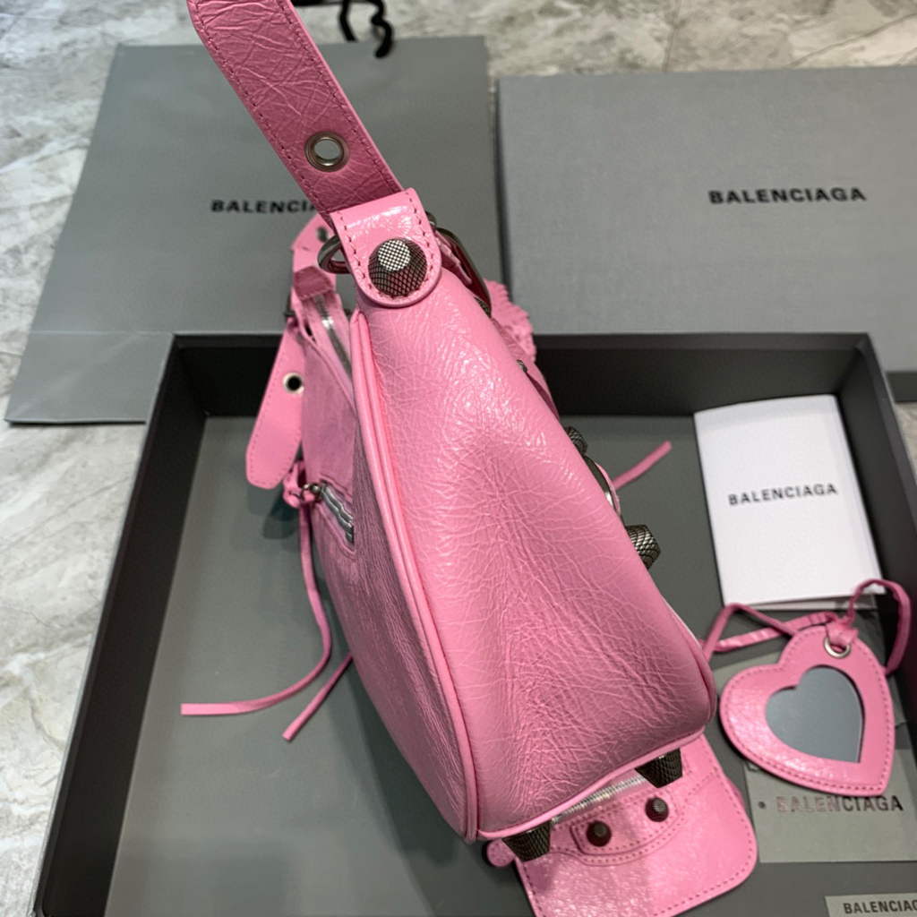 Balenciaga 67130723 Le Cagole, pequeño hombro de hombros, piel de cordero en rosa-1