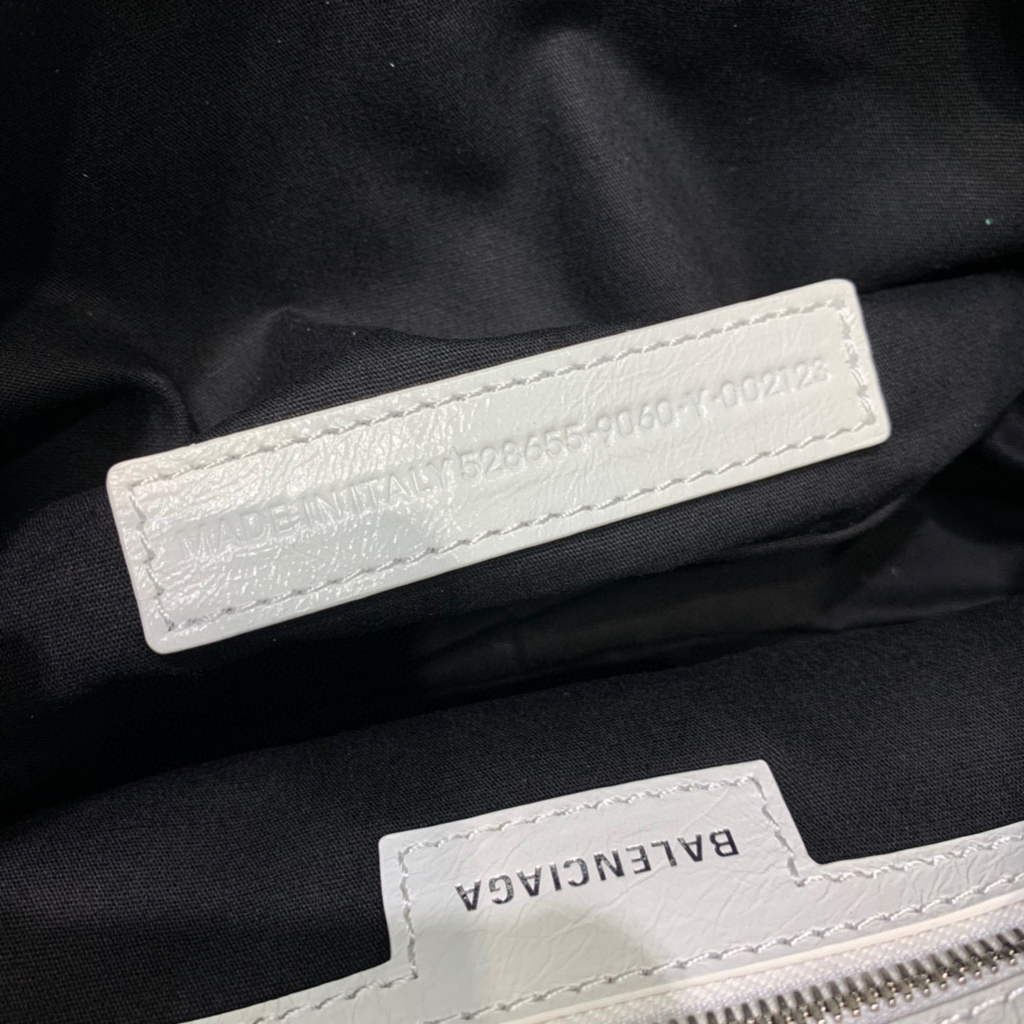 Balenciaga 67130723 Le Cagole, pequeño hombro de hombros, Lambsker en blanco-6