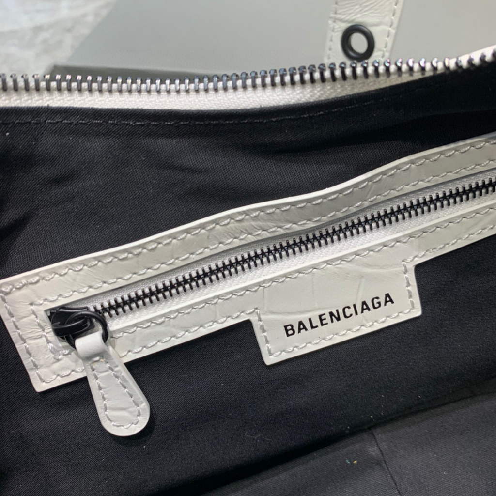 Balenciaga 67130723 Le Cagole, pequeño hombro para mujeres, cocodrilo en blanco-5