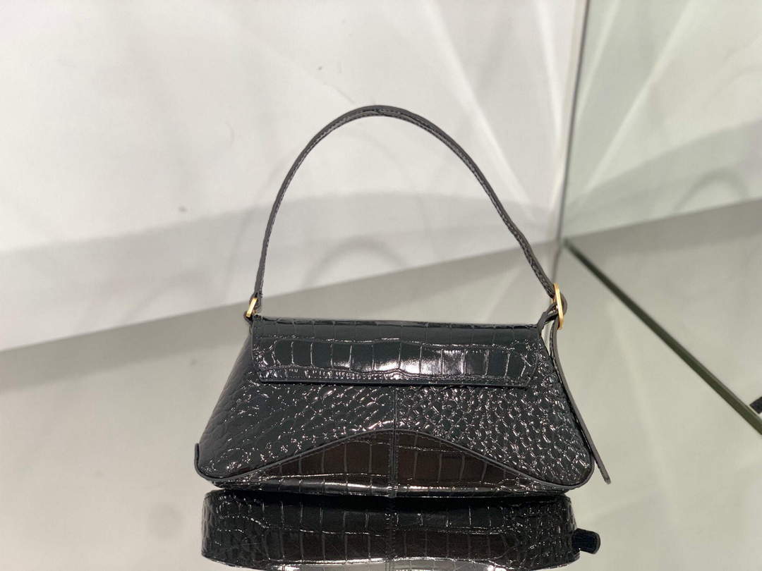 Balenciaga 695645 El cocodrilo de la bola de aleta pequeña xx femenina en relieve en negro-1