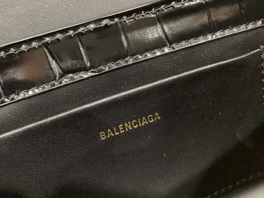 Balenciaga 695645 El cocodrilo de la bola de aleta pequeña xx femenina en relieve en negro-7