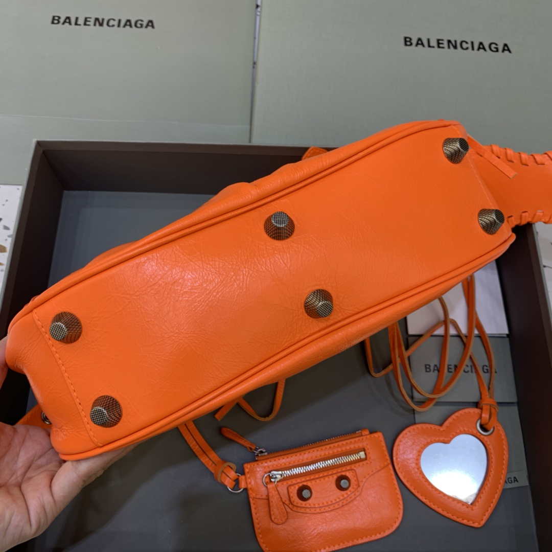 Balenciaga 67130723 Le Cagole de hombros pequeños de mujeres Lambbs Back en naranja-2