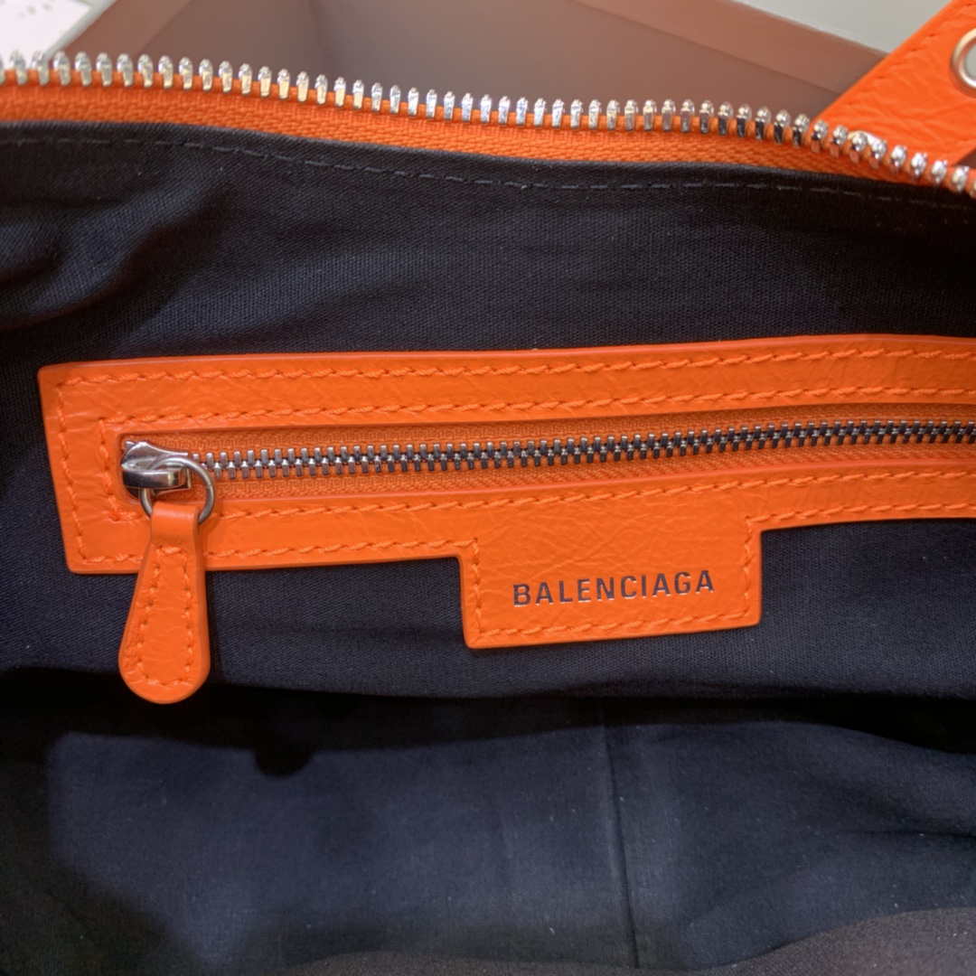 Balenciaga 67130723 Le Cagole de hombros pequeños de mujeres Lambbs Back en naranja-5