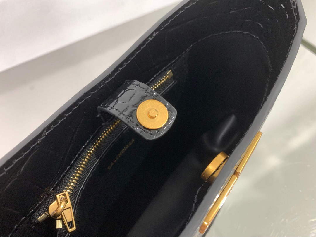 Balenciaga 695589 Femenino XX Pequeña bolsa de vagabundo Crocodile en relieve negro-7