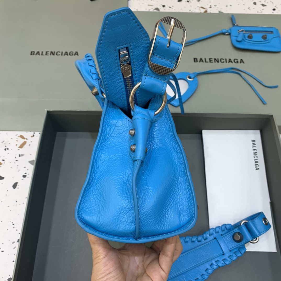 Balenciaga 700940210b Bolso de la ciudad de Neo Cagole en la piel de cordero de Sky Blue Arena-1