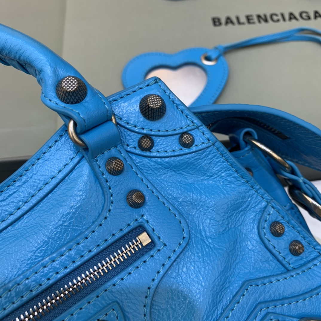Balenciaga 700940210b Bolso de la ciudad de Neo Cagole en la piel de cordero de Sky Blue Arena-3