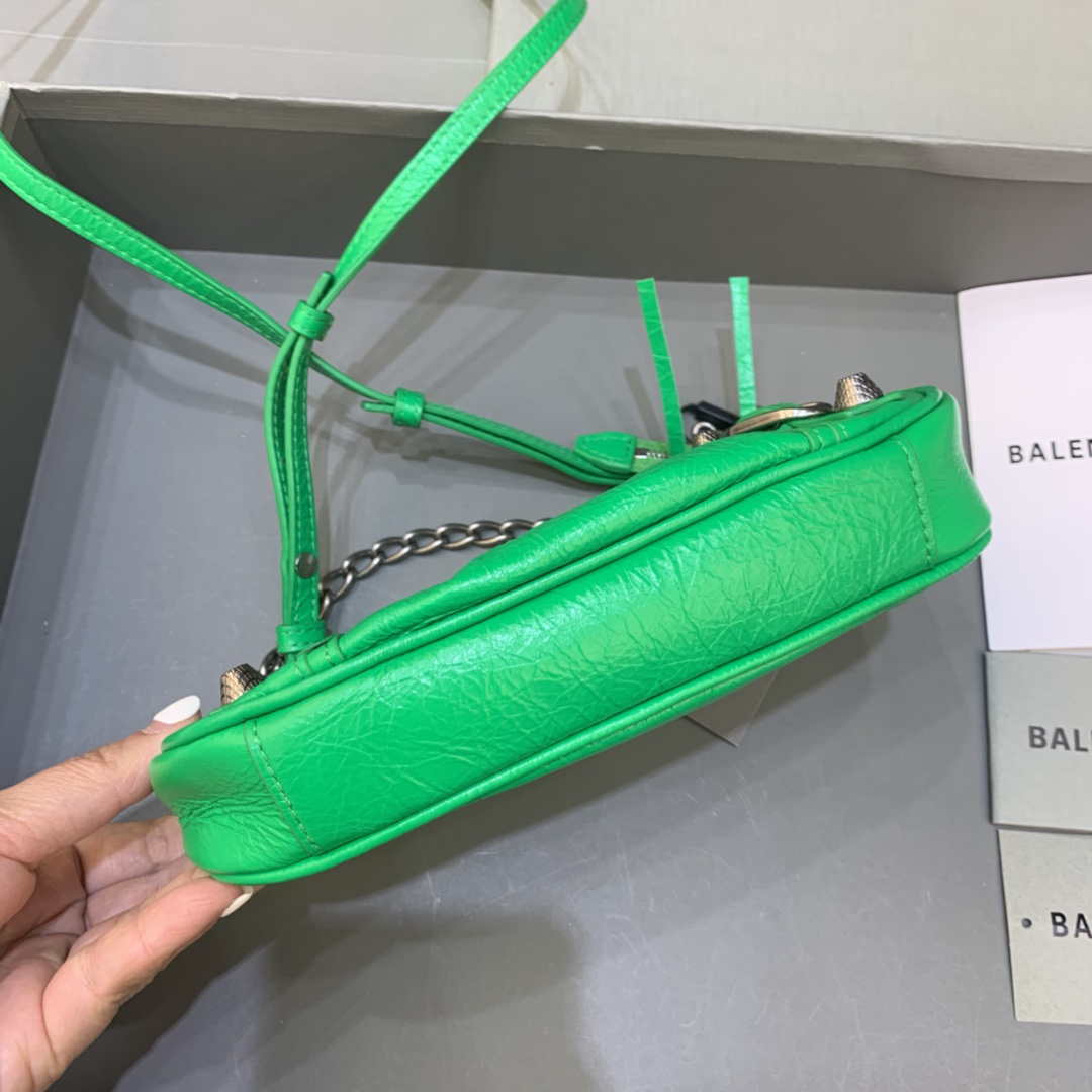 Balenciaga 6940271vg9 Le Cagole Mini Multipouch en Green Arena Lambsker-2