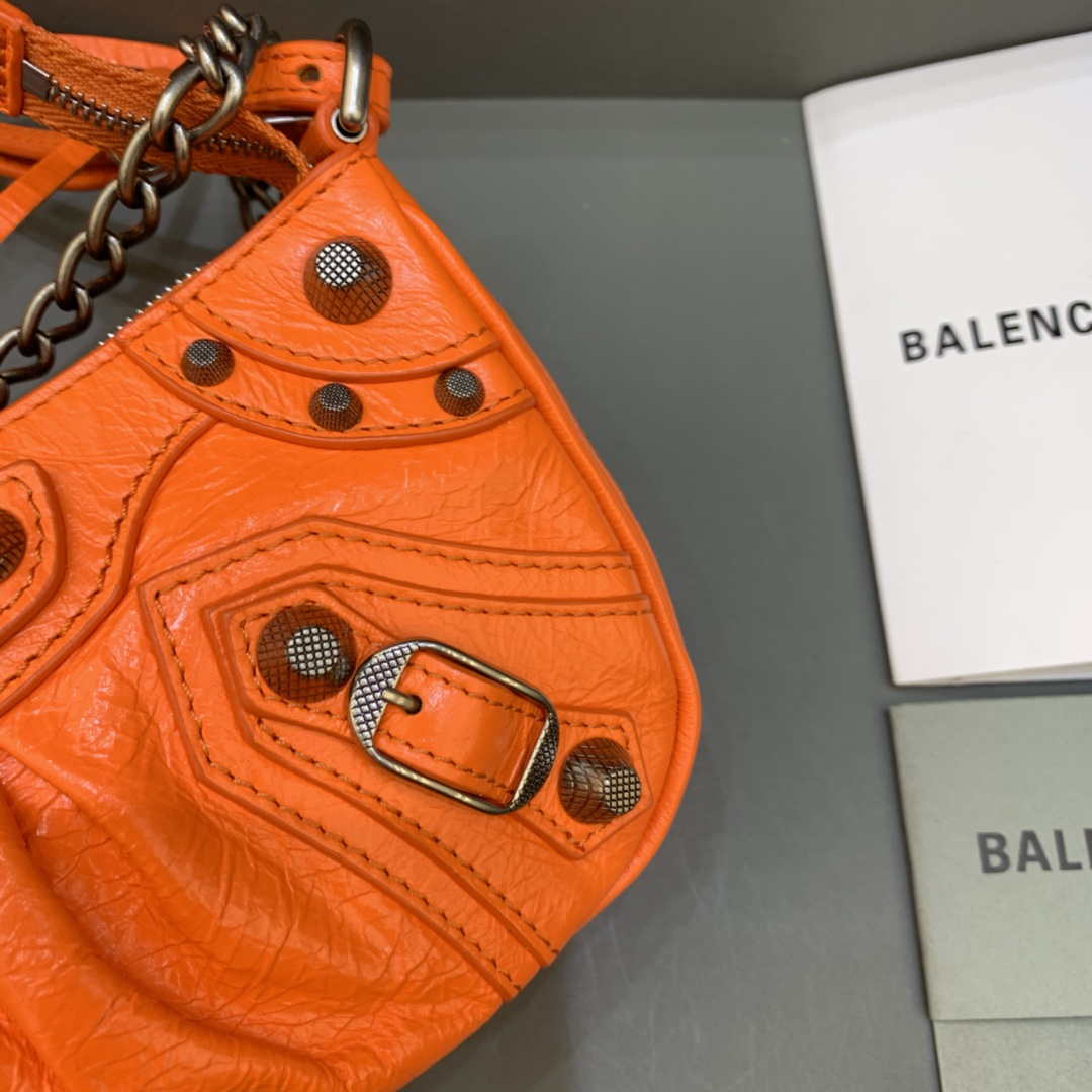 Balenciaga 6940271vg9 Le Cagole Mini Multipouch en Lambsker de arena de naranja-3