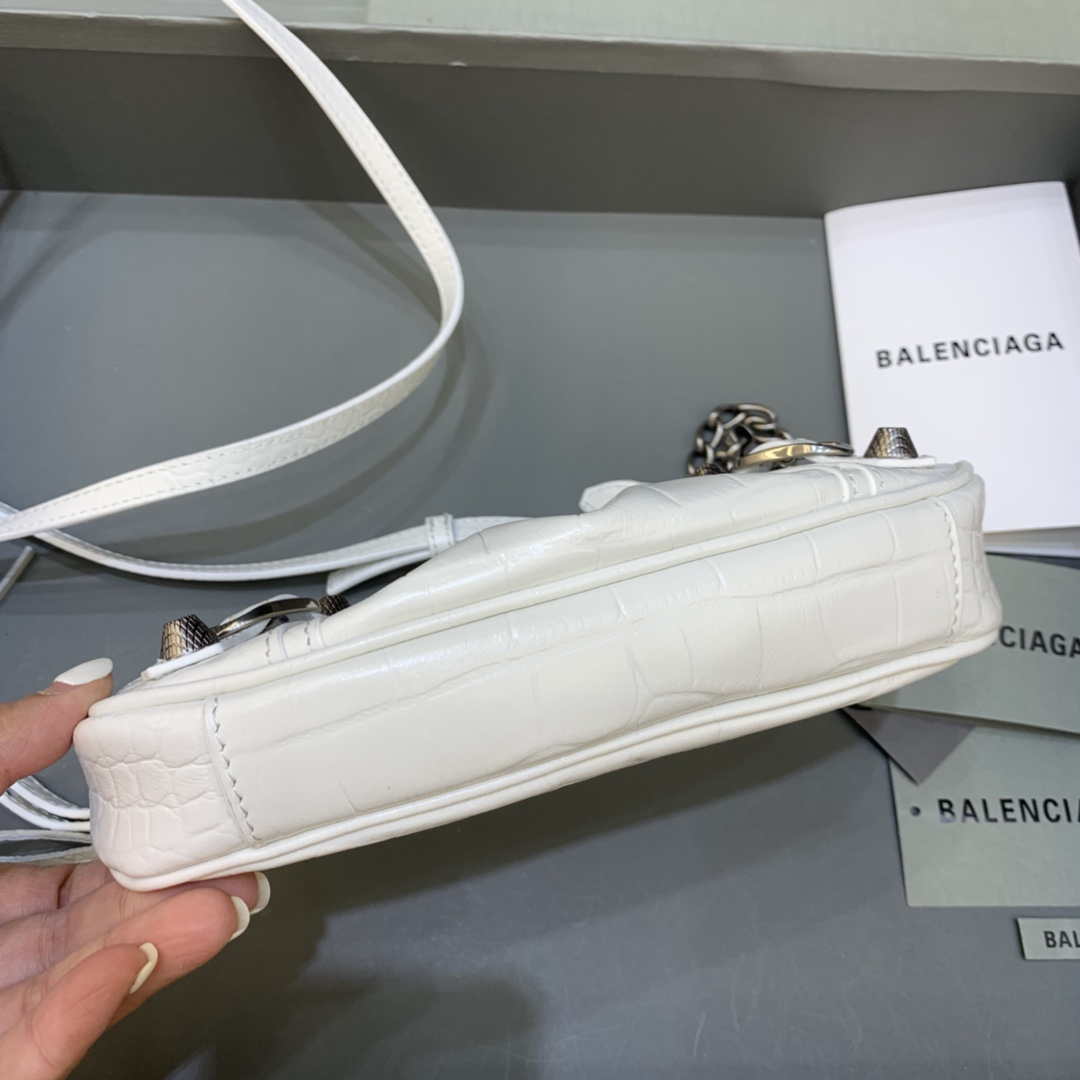 Balenciaga 6940271vg9 le Cagole Mini multipouch en cocodrilo blanco-2