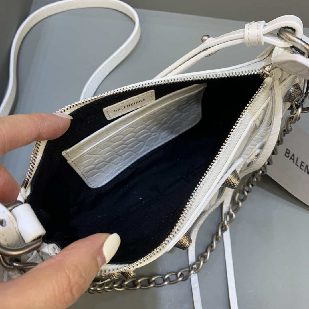Balenciaga 6940271vg9 le Cagole Mini multipouch en cocodrilo blanco-4