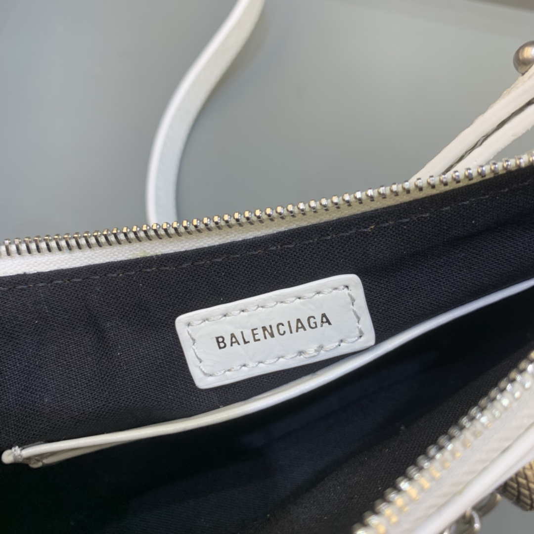 Balenciaga 6940271vg9 le Cagole Mini multipouch en cocodrilo blanco-5