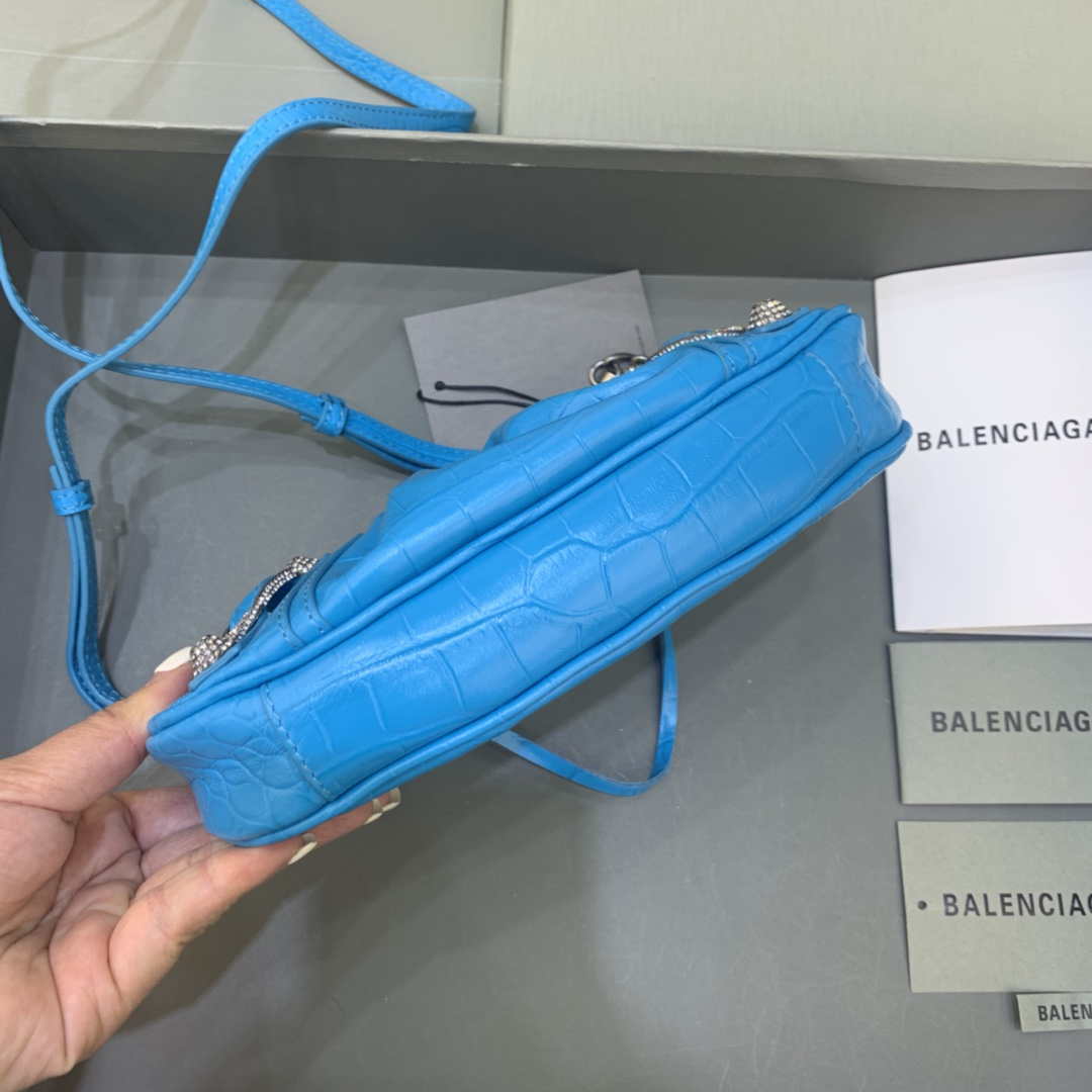 Balenciaga 6940271vg9 le Cagole Mini multipouch en cocodrilo azul-2