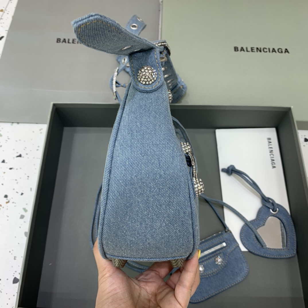 Balenciaga 67130723 le Cagole Bolsa de hombro pequeño en azul de mezclilla-1