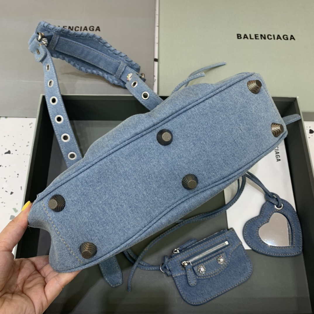 Balenciaga 67130723 le Cagole Bolsa de hombro pequeño en azul de mezclilla-2