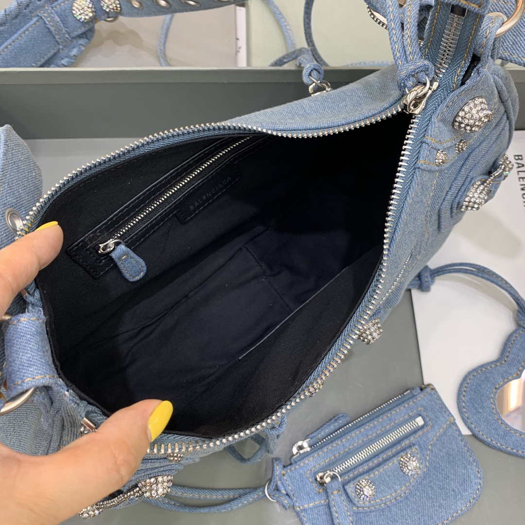 Balenciaga 67130723 le Cagole Bolsa de hombro pequeño en azul de mezclilla-4