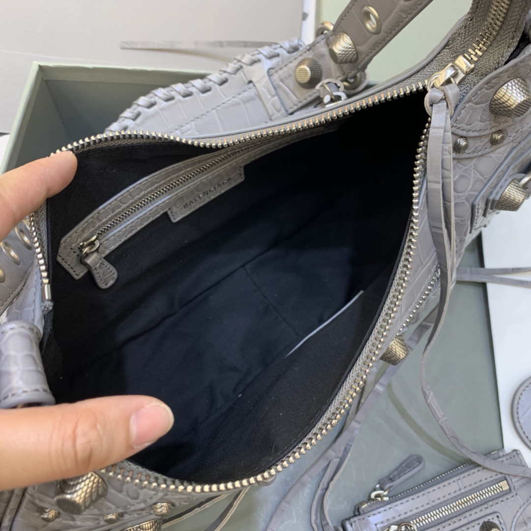 Balenciaga 67130723 le Cagole pequeño bolso de hombro cocodrilo en gris-4