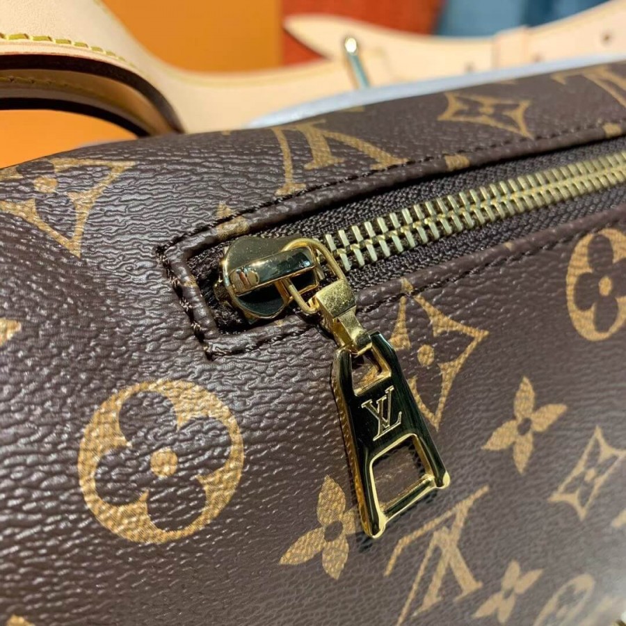 Louis Vuitton Monogram Canvas BumBolsa M43644 My LV World Tour-5