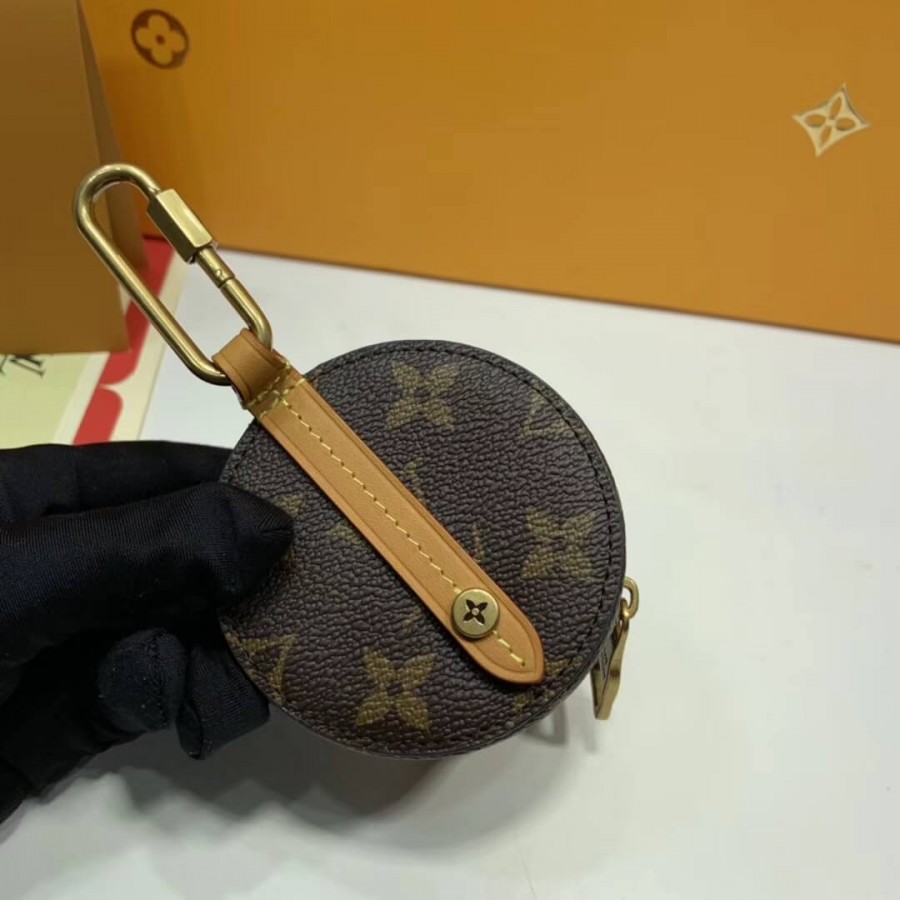 Louis Vuitton Monogram Canvas Round Case M68524-6