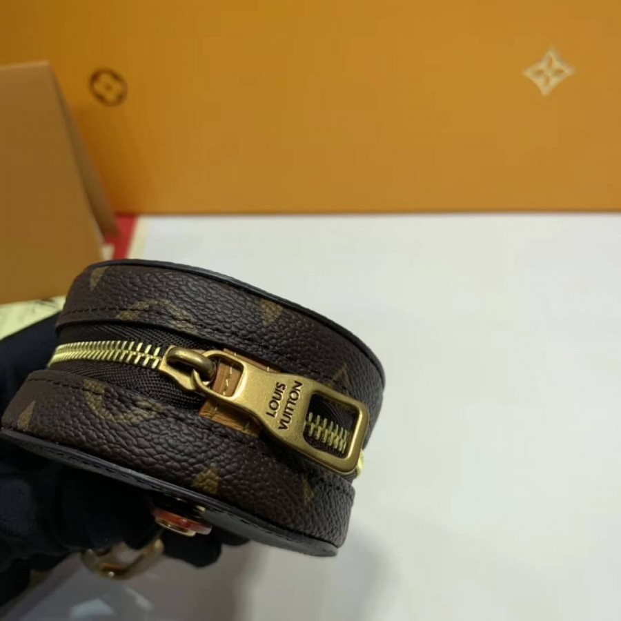 Louis Vuitton Monogram Canvas Round Case M68524-7