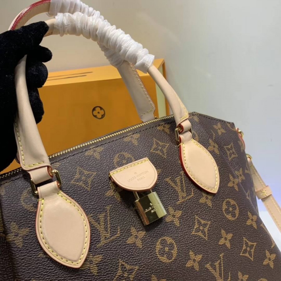 Louis Vuitton Monogram Canvas Rivoli MM M44546-5
