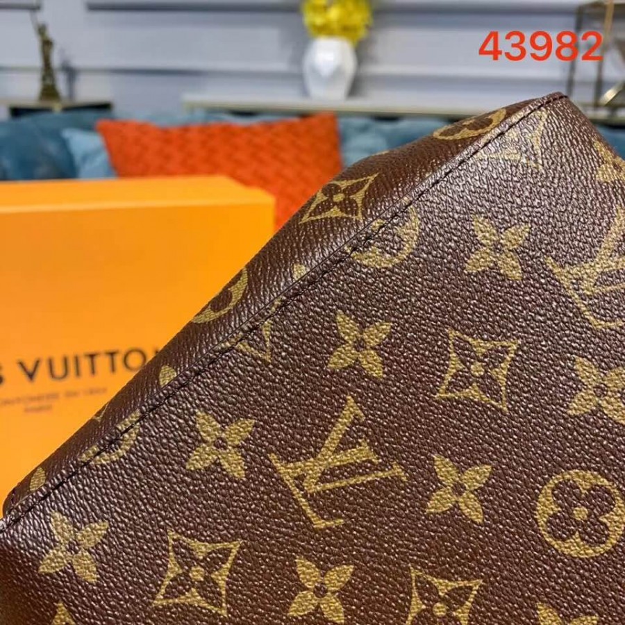 LUNIS VUITTON Monogram Canvas Cluny BB M43982-5