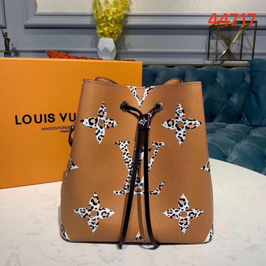 lienzo recubierto de monograma de Louis Vuitton Neonoe M44717 M44679-1