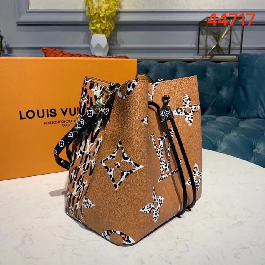lienzo recubierto de monograma de Louis Vuitton Neonoe M44717 M44679-2