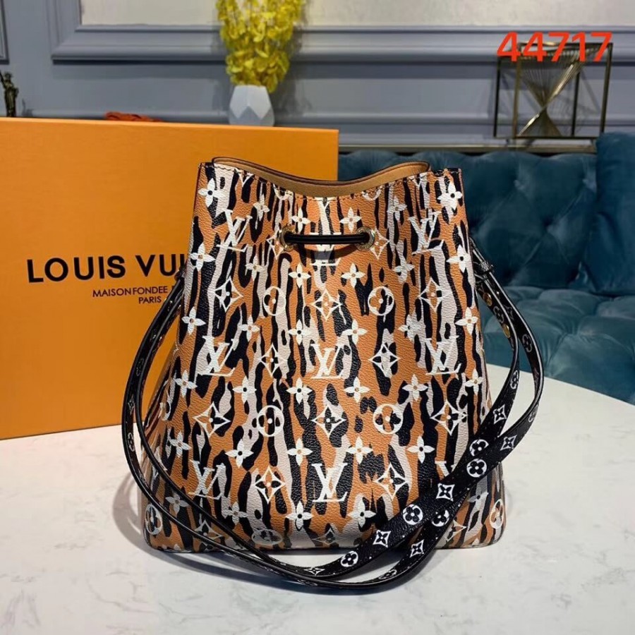 lienzo recubierto de monograma de Louis Vuitton Neonoe M44717 M44679-3