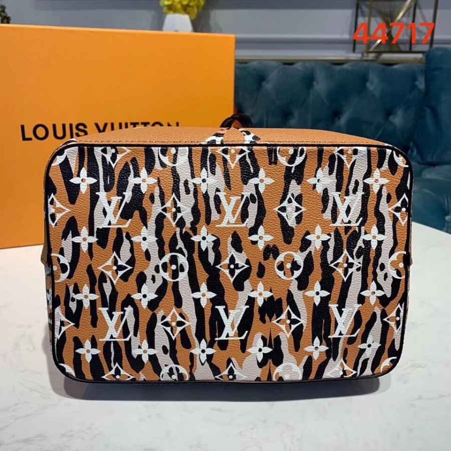 lienzo recubierto de monograma de Louis Vuitton Neonoe M44717 M44679-4