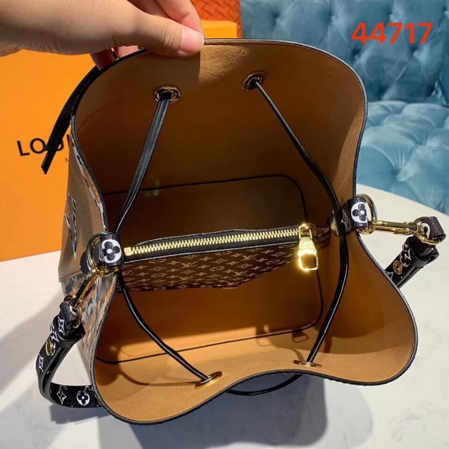 lienzo recubierto de monograma de Louis Vuitton Neonoe M44717 M44679-9