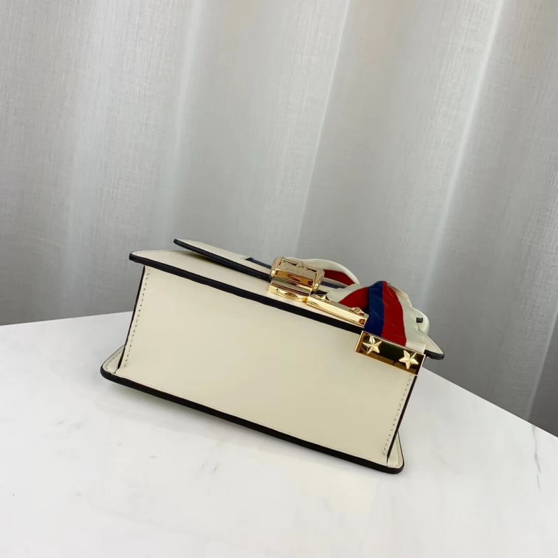 Gucci Sylvie Leather Mini Chain Bolsa 431666-4