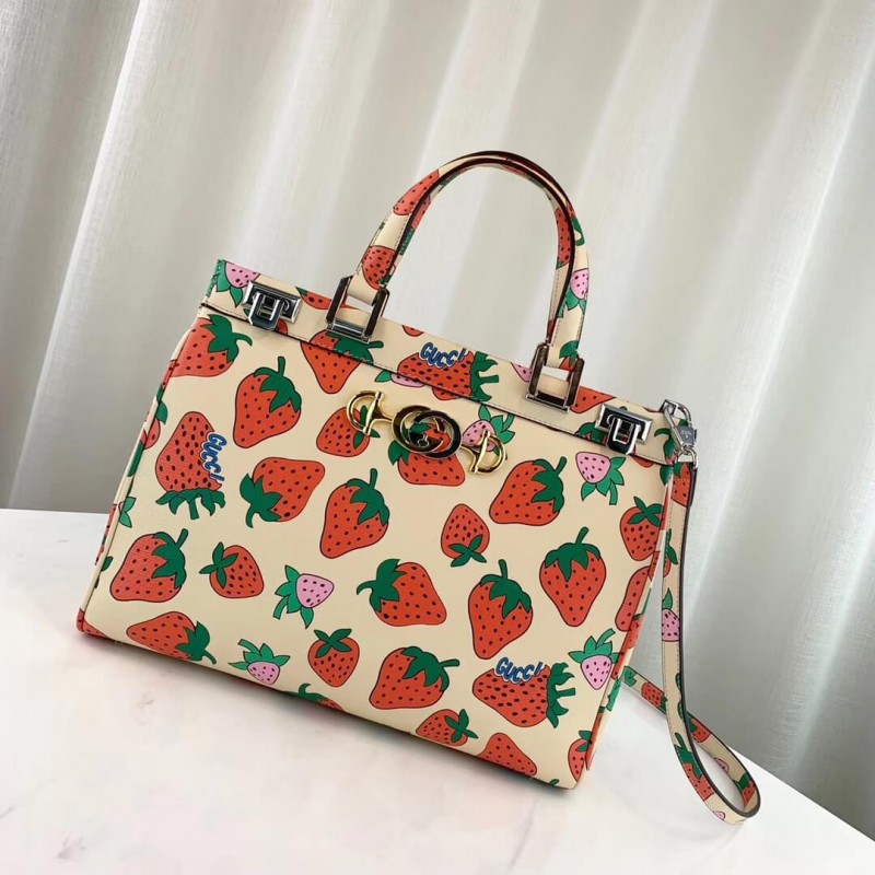 Gucci Zumi Strawberry Print Medium Many Many Bolsa 564714-1