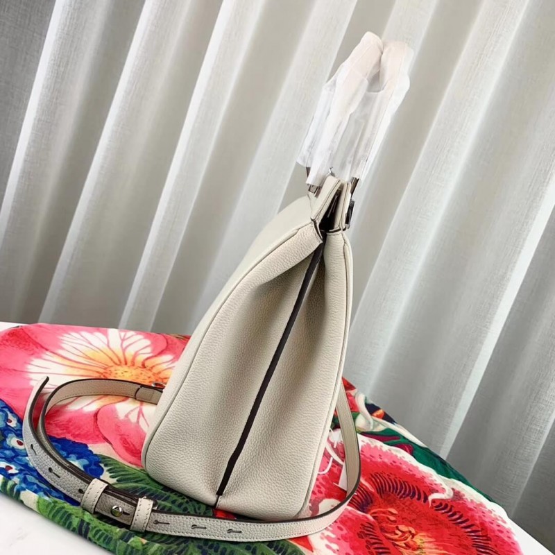 Gucci zumi de cuero grano de cuero con bolsas de mango superior 564714-3