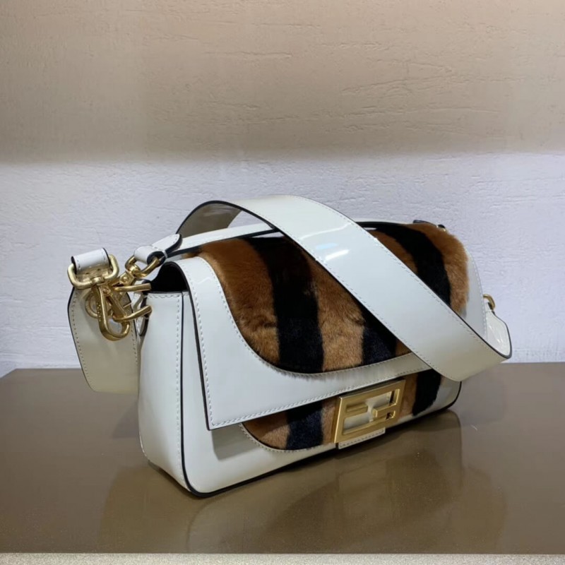 Fendi Patent Leather y Bolsauette Bolsauette de piel de oveja 8BR600-2